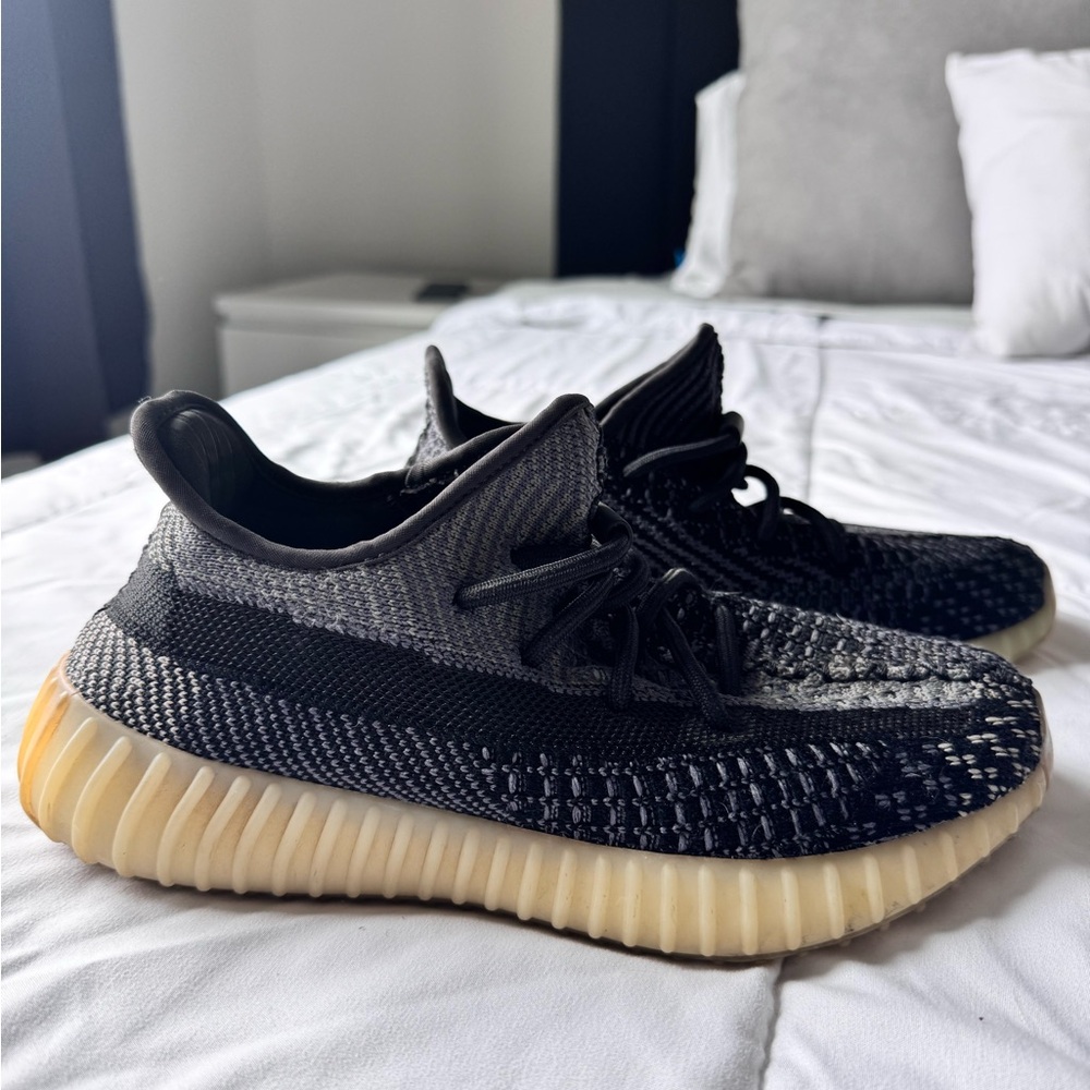 Yeezy Boost 350 V2 - Carbon